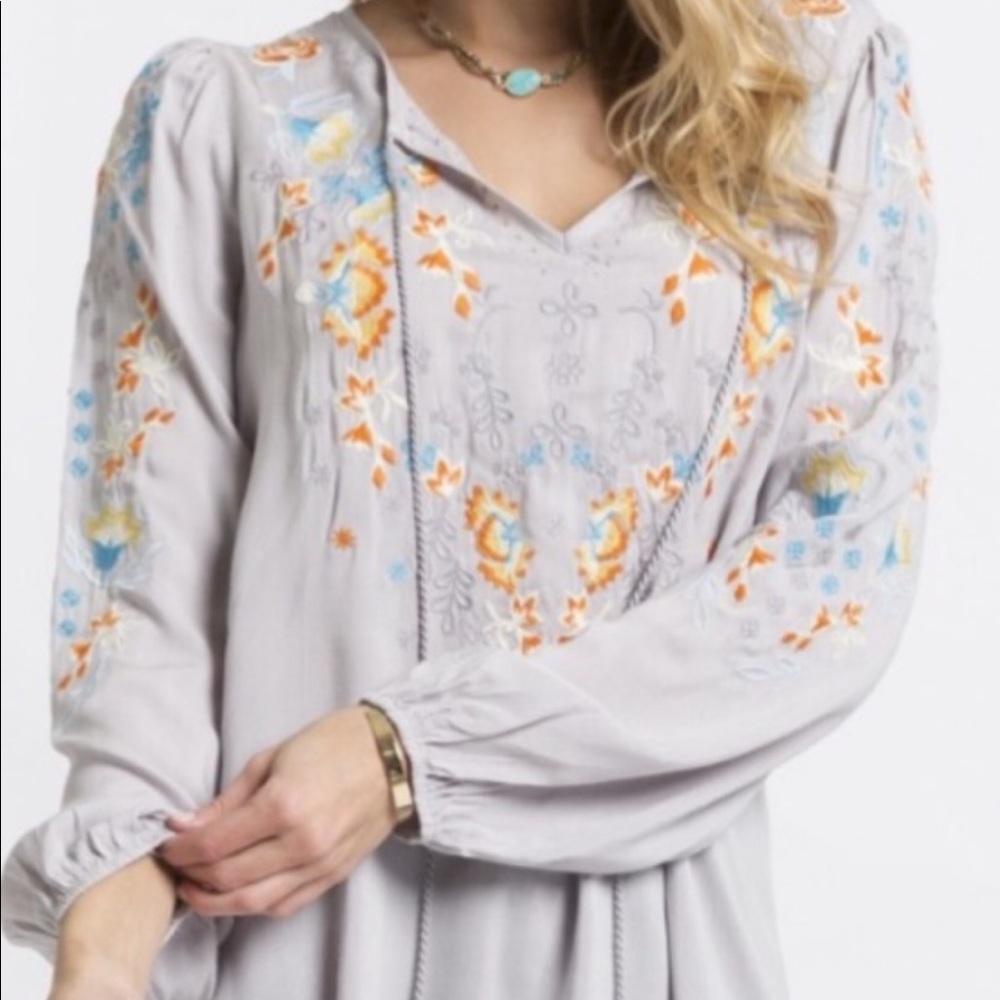 One left 🌺Very boho Embroidered  tunic blouse